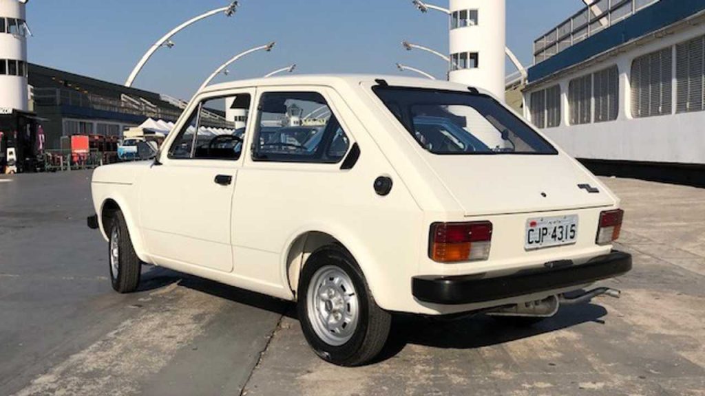 Carros Populares dos Anos 80 - Fiat 147